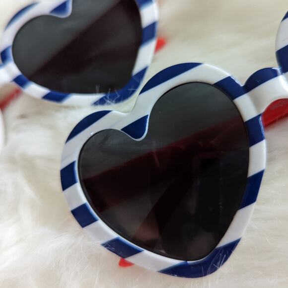 Girls 4th of July Red White and Blue USA Heart Sunglasses  twins - Picture 3 of 3